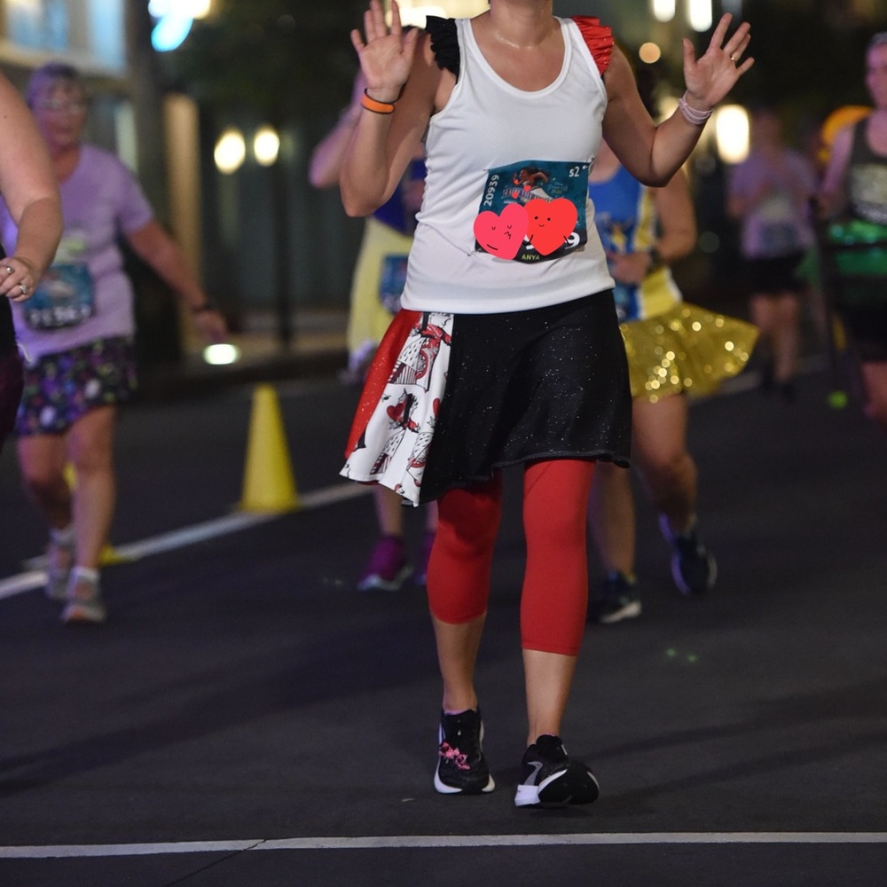 Queen of hearts running outfit
